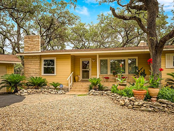 5th image of 302 ZORNIA DR