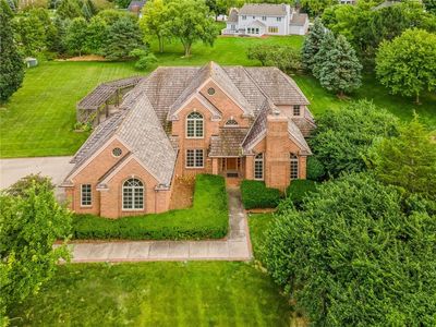 13662 Lakeview Dr, Clive, IA, 50325