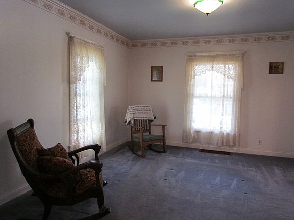 2nd image of 526 Girard Ave
