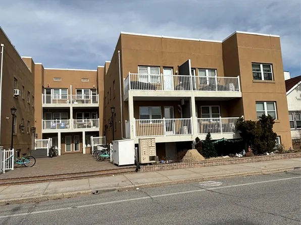 251-255 W Broadway #203, Long Beach, NY 11561