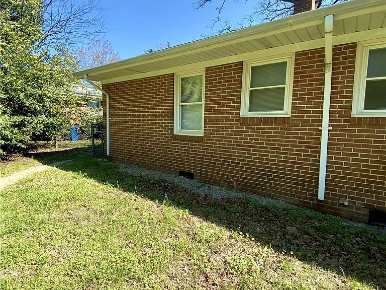 Hartwell Ct — Photo 20