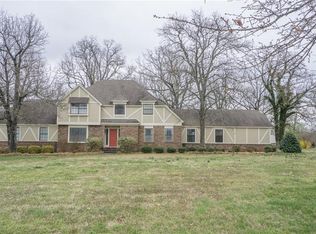 165 Woodcliff Rd, Springdale, AR 72764