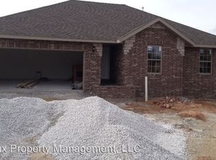 1655 N Pigeon Rd, Nixa, MO 65714