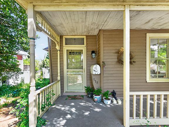 2nd image of 518 8th St NE