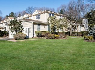 322 Baltustrol Cir, Roslyn, NY 11576