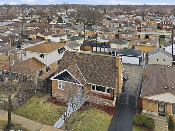 5th image of 3743 W 83rd St