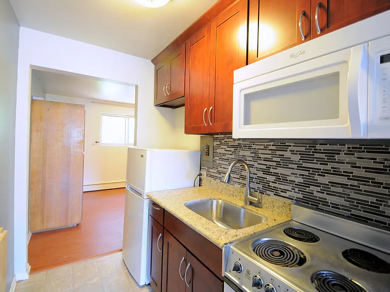 304 E Thomas St #4 — Photo 4