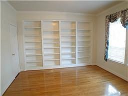 4th image of 4211 Leaflock Ln