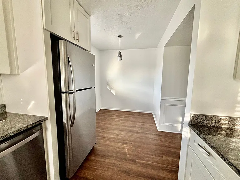4420 Jarboe St — Photo 8