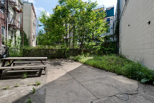 Rented by Compass | media 11