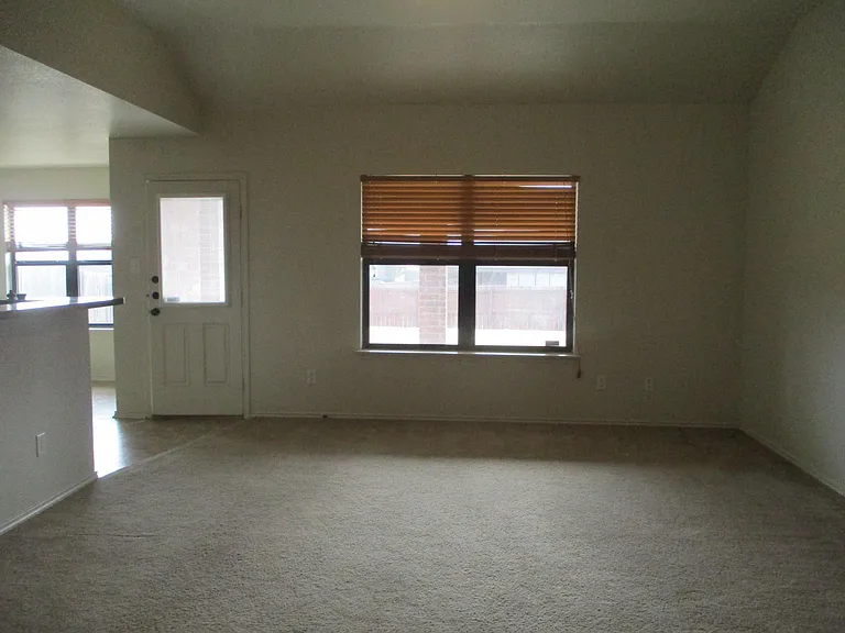 210 Viola Dr — Photo 13