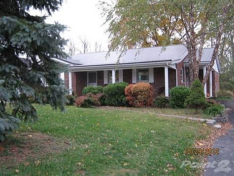 Nice metal roof only 6 years old.