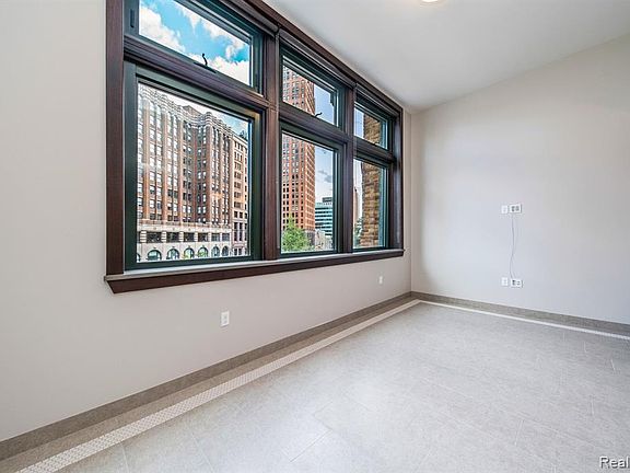 4th image of 1249 Griswold St #309