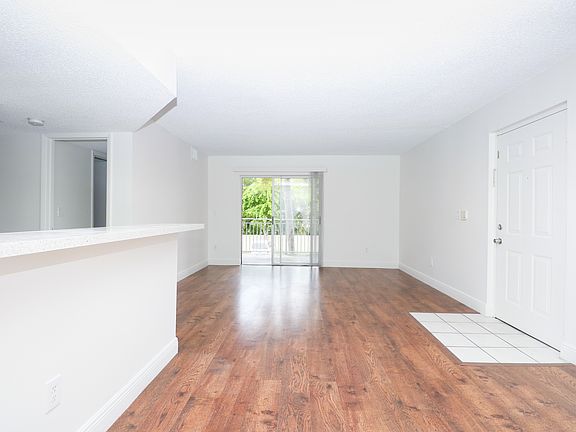 5th image of 18870 NW 57th Ave APT 203