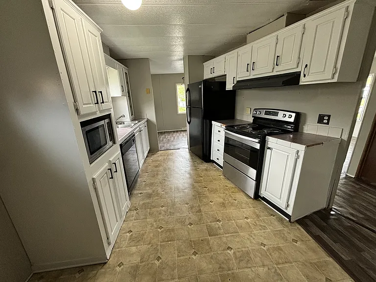 136 Jodi St — Photo 5