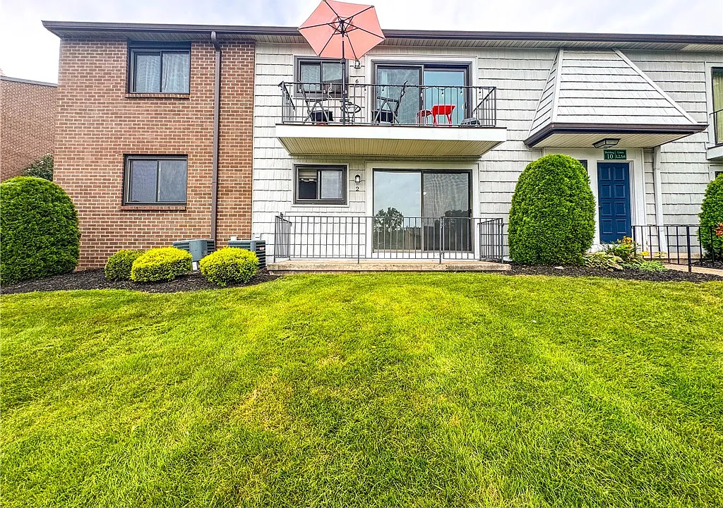 1 bed, 1.0 bath, 880 sqft, $1,600 — Photo 1