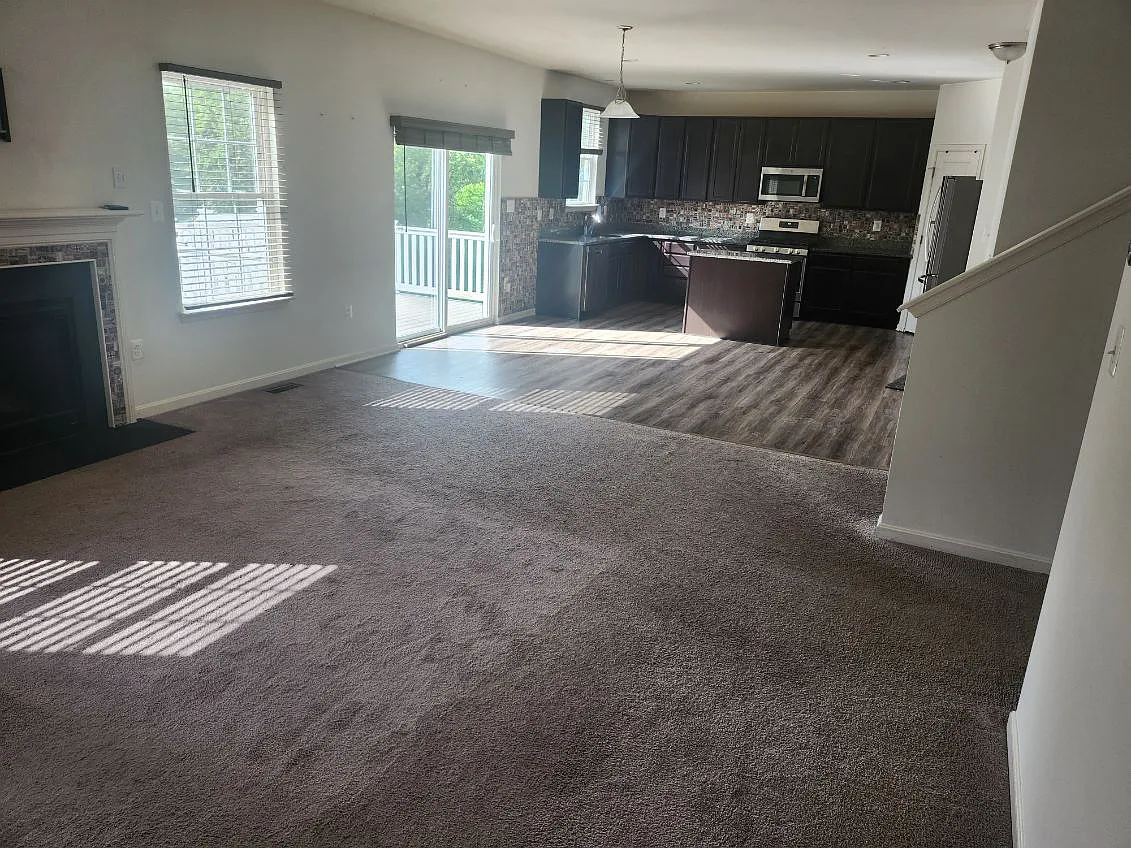 3 bed, 3.5 bath, 2388 sqft, $3,200 — Photo 3
