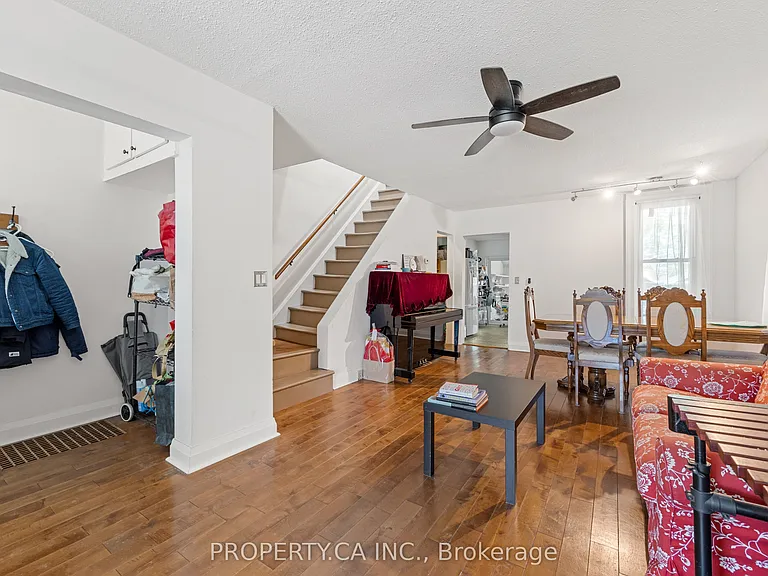 126 Stephenson Ave — Photo 5