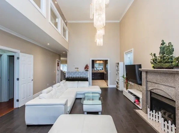 4682 Blundell Rd, Richmond, BC V7C 1H6