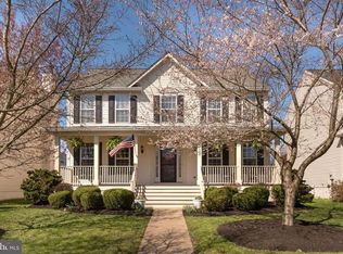 26223 Lands End Dr, Chantilly, VA 20152