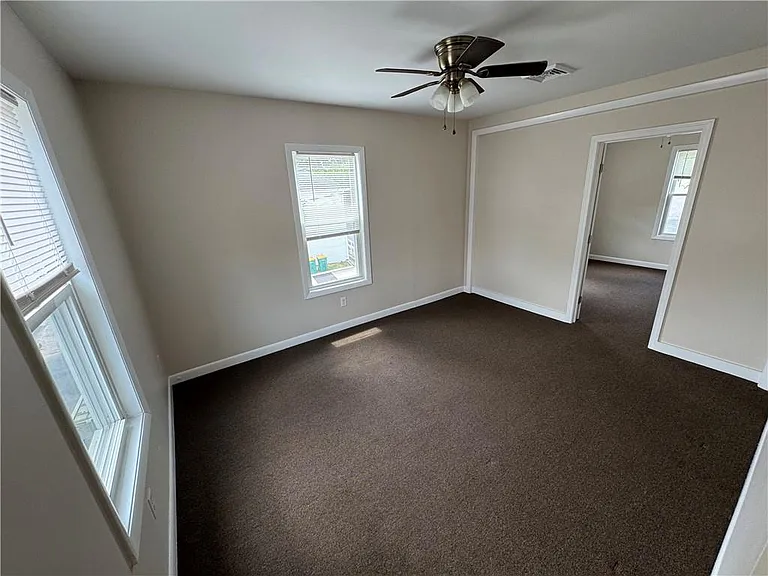 107 Mount Saint Charles Ave #2 — Photo 5