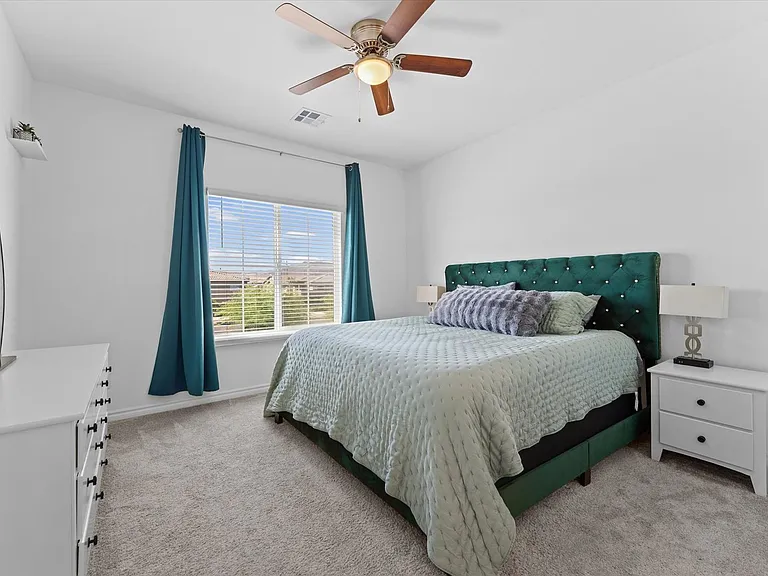 237 Callen Falls Ave #2011 — Photo 16