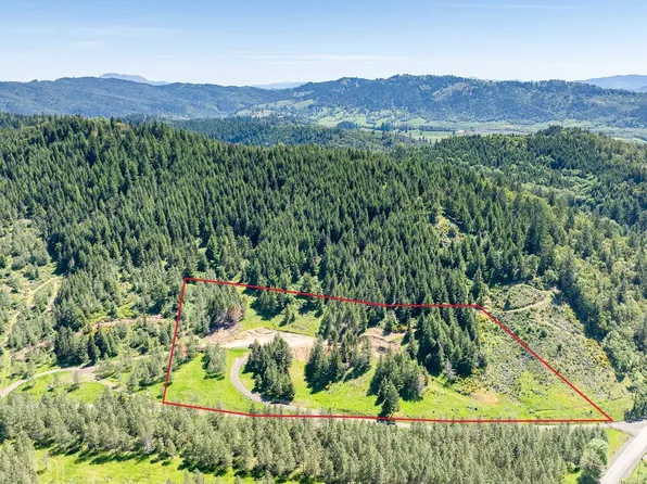 2795 Oak Hill Rd, Roseburg, OR 97471