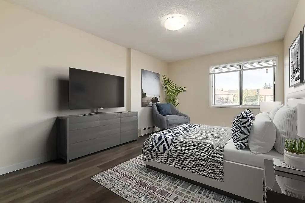 Westwind Apartments — Photo 3