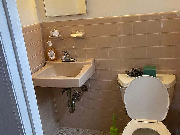 4th image of 2043 157th St Floor 2