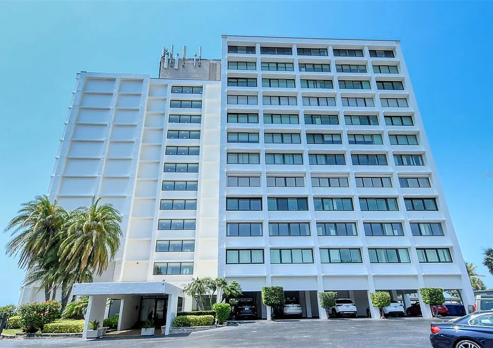 4822 Ocean Blvd #2F