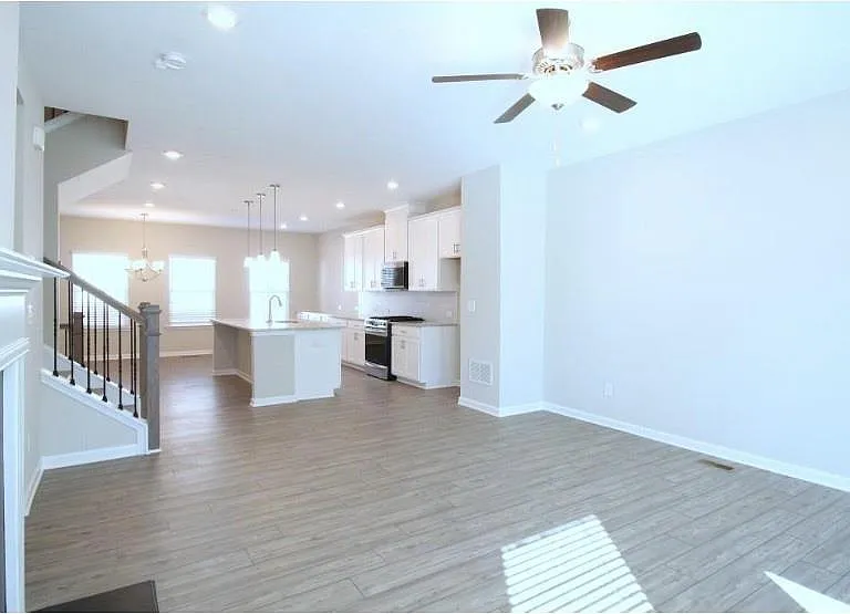 2237 Pink Hawthorn Dr — Photo 14