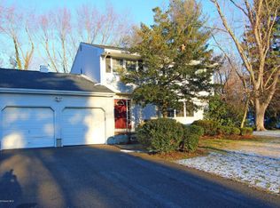 153 Heights Ter, Middletown, NJ 07748