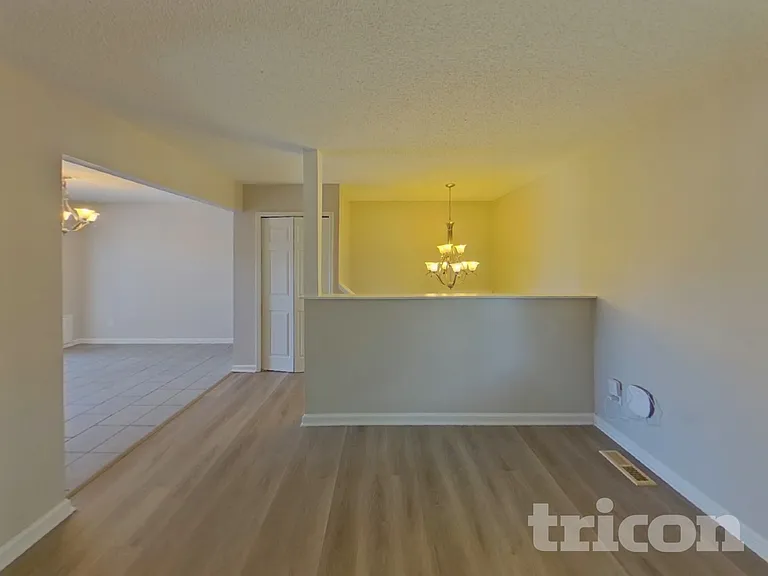 6910 Fielding Cir — Photo 3