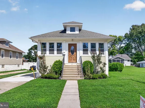 57 W Gradwell Ave, Maple Shade, NJ 08052