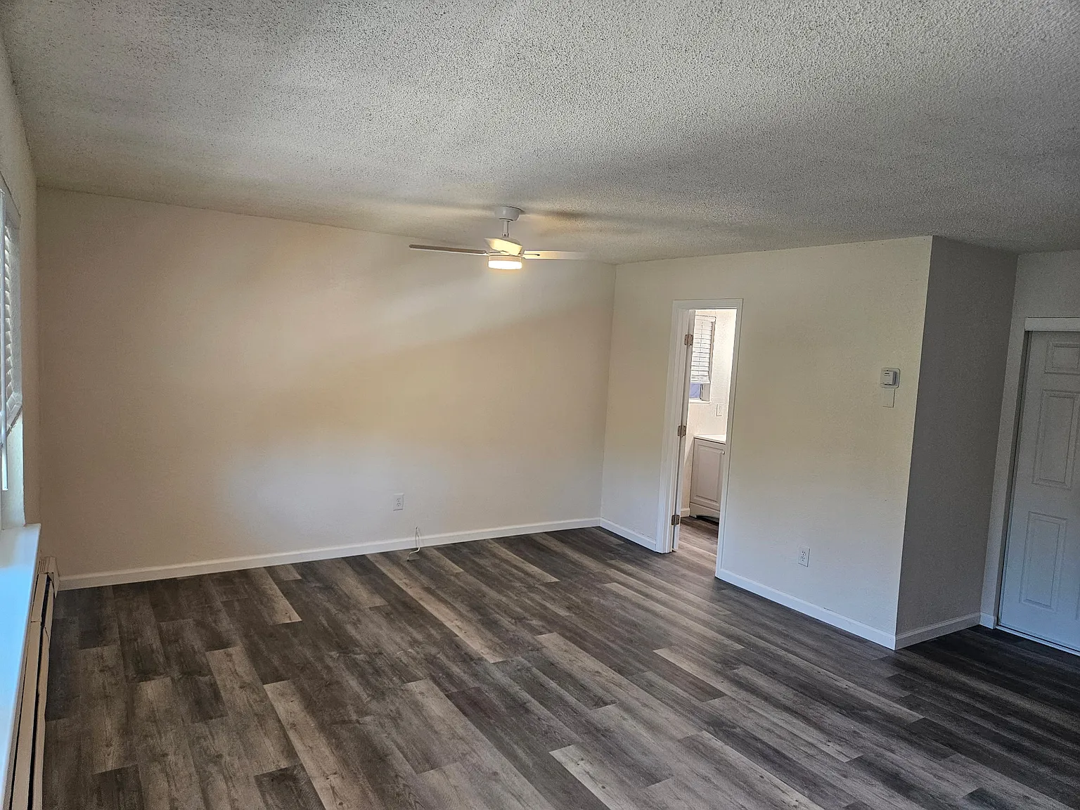 Studio, 420 sqft, $1,690 — Photo 4