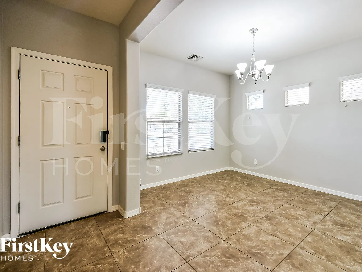 3 bed, 2.5 bath, 1902 sqft, $2,530 — Photo 2