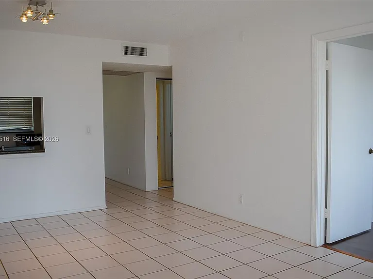9230 Lagoon Pl #411 — Photo 7