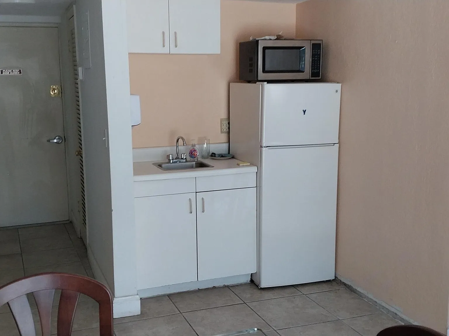 3 bed, 2.0 bath, 1200 sqft, $1,700 — Photo 3