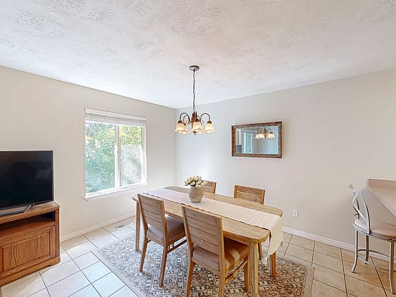 5th image of 511 S 300th St E APT 2