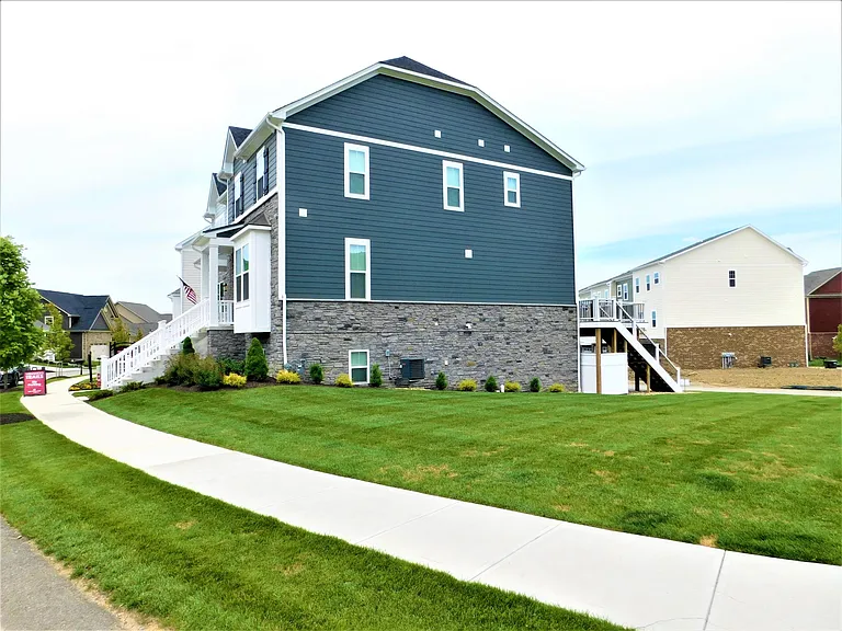 152 Seneca Pl — Photo 22
