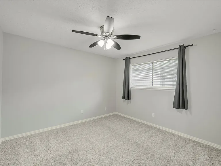 21323 Park Bluff Dr — Photo 43