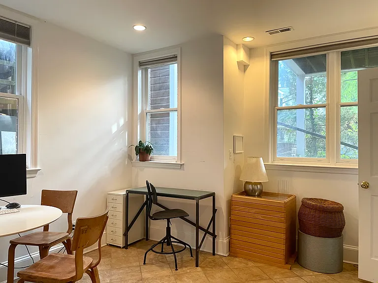 Macarthur Blvd NW — Photo 8