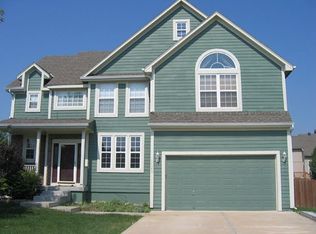 17546 W 158th Ter, Olathe, KS 66062