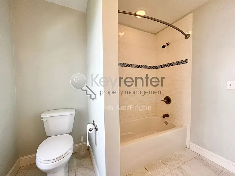 1216 Hanover St — Photo 12