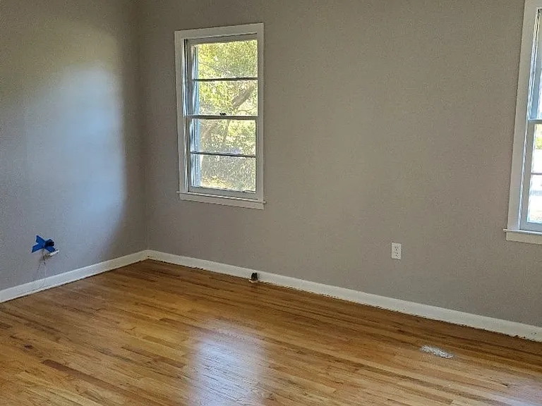 1120 Edgewood Dr — Photo 5