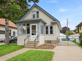 1426 Pascal St N, Saint Paul, MN 55108
