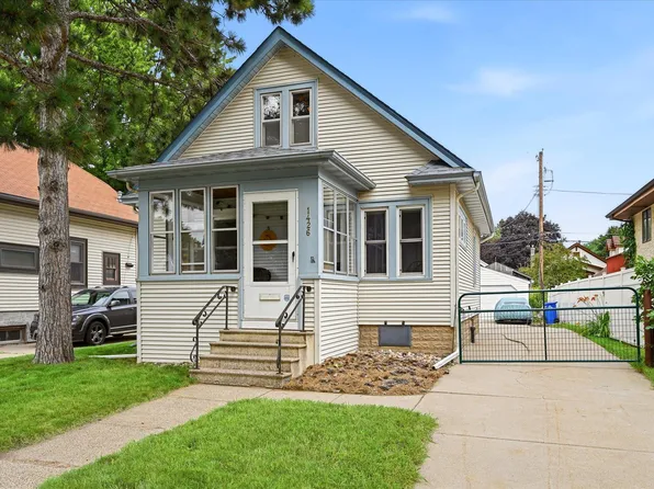 1426 Pascal St N, Saint Paul, MN 55108