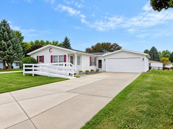 328 Saint Ives S #8328, Lansing, MI 48906