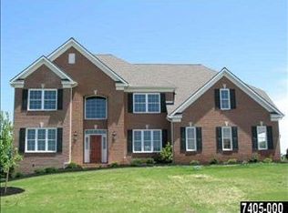 2764 Farnham Ln, York, PA 17408