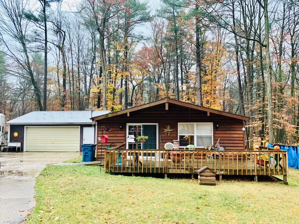 3456 S Pioneer Dr, White Cloud, MI 49349